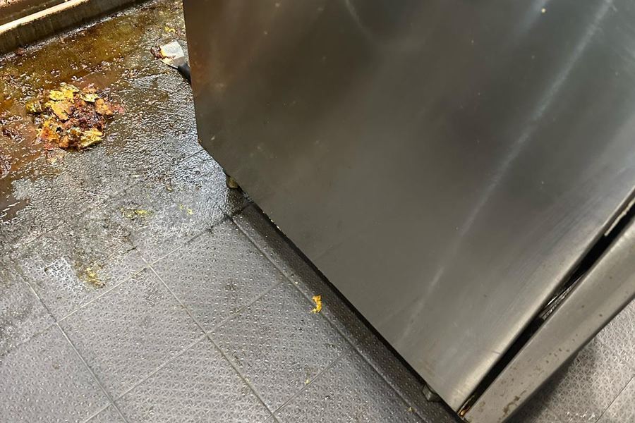 Commercial oven cooker and kitchen equipment after cleaning in Sydney and Adelaide